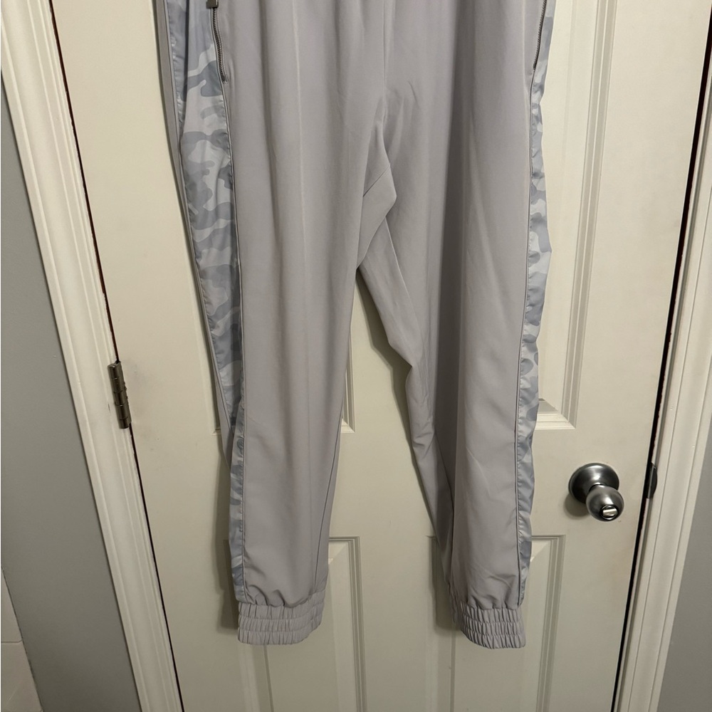 Chico Women’s Sz 2 (12) Joggers